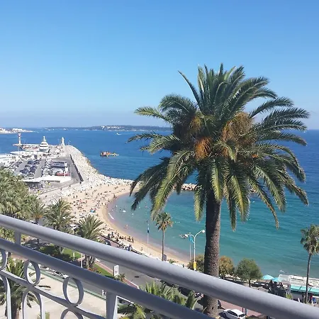 Apartment Wonderful Seafront *