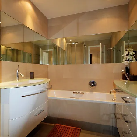 Wonderful Seafront Apartment Cannes